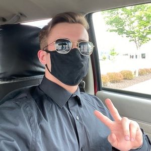 Meet your Posher, Nicholas